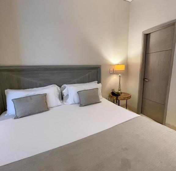 اتاق لوکس با تخت بزرگ, Alko Hotel Cotona