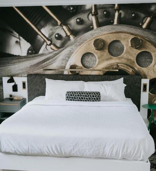 חדר דחוקס עם מיטת קינג, Indigo   St. Louis   Downtown, An Ihg