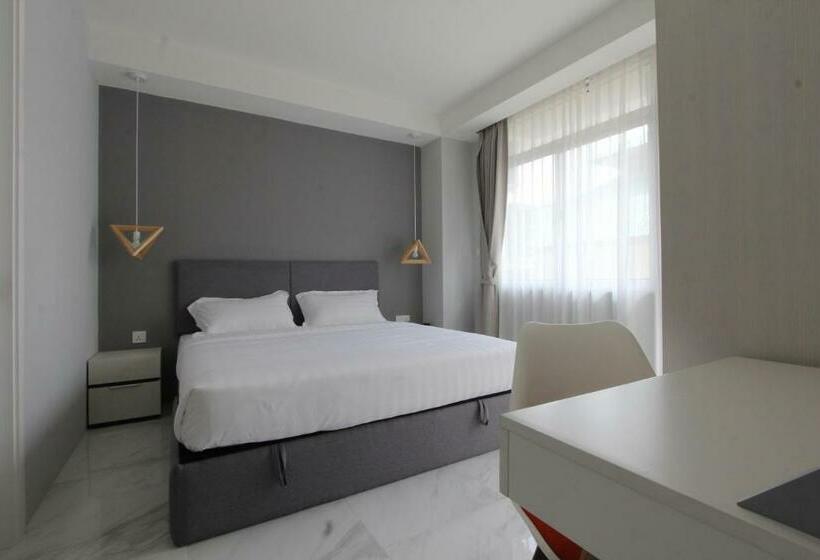 استودیوی استاندارد, 85 Soho Premium Residences