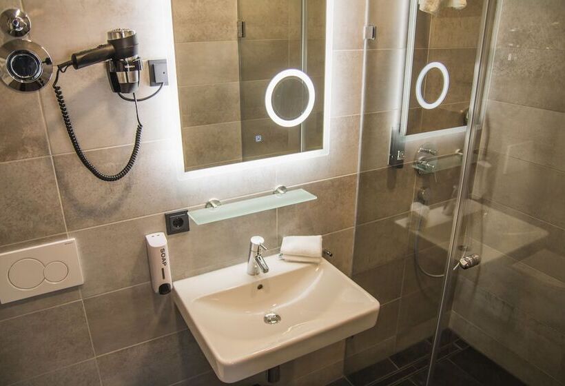 اتاق استاندارد یک تخته با بالکن, Hayta Hotel Stuttgart Airport Messe