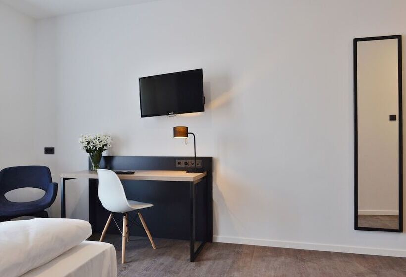 اتاق استاندارد یک تخته با بالکن, Hayta Hotel Stuttgart Airport Messe
