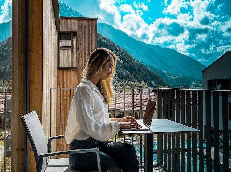 Апартаменты Deluxe 2 Спальни, Allsuite Resort Otztal