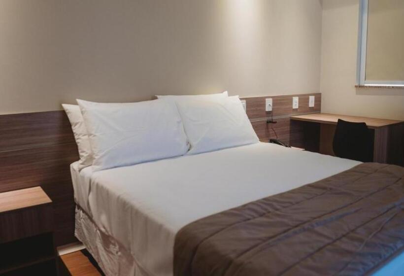סוויטה עם מרפסת, Golden Inn Lafaiete