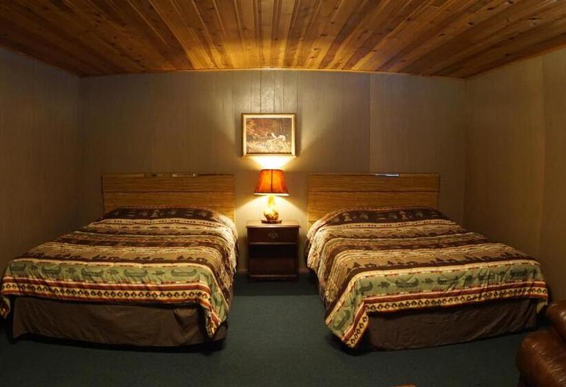 Студия Стандарт, Eagle Nest Fly Shack & Lodge