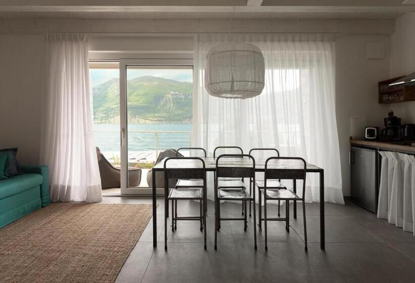 2 Bedrooms Apartment Lake View, Sunset Residence