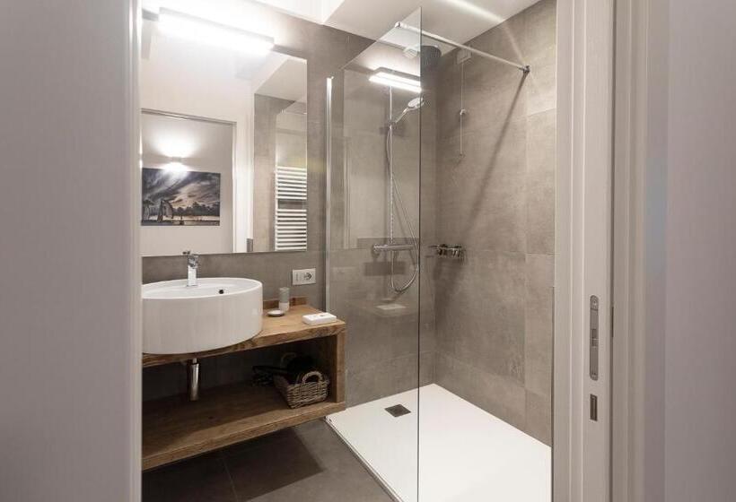 2 Bedrooms Apartment Lake View, Sunset Residence