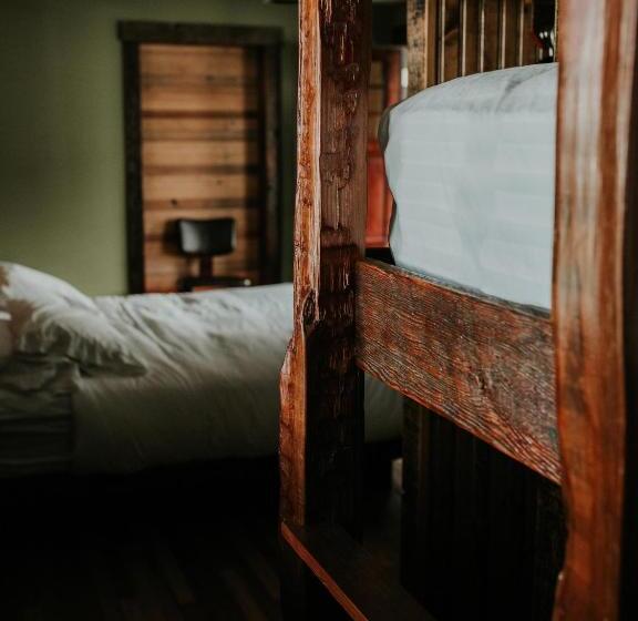 Четырехместный Номер Deluxe, Pitchwood Inn
