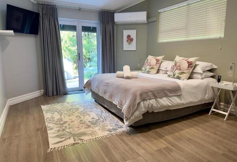 Номер Deluxe Вид на Сад, Serene Place Guest House & Conference Venue Affordable Luxury With Backup Power