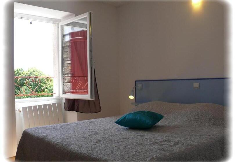 Номер Стандарт, Auberge De La Couronne