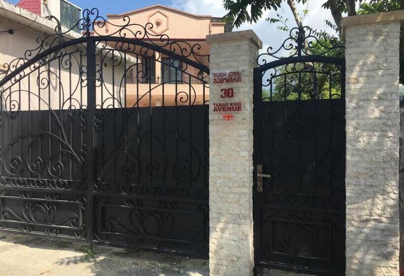 اتاق سوپریور خانوادگی, Apartment Maxinjauri