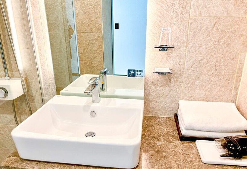 اتاق پرمیوم با چشم‌انداز دریا, Airsky Hotel Incheon