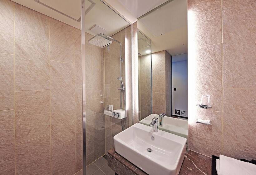 اتاق لوکس با چشم‌انداز دریا, Airsky Hotel Incheon