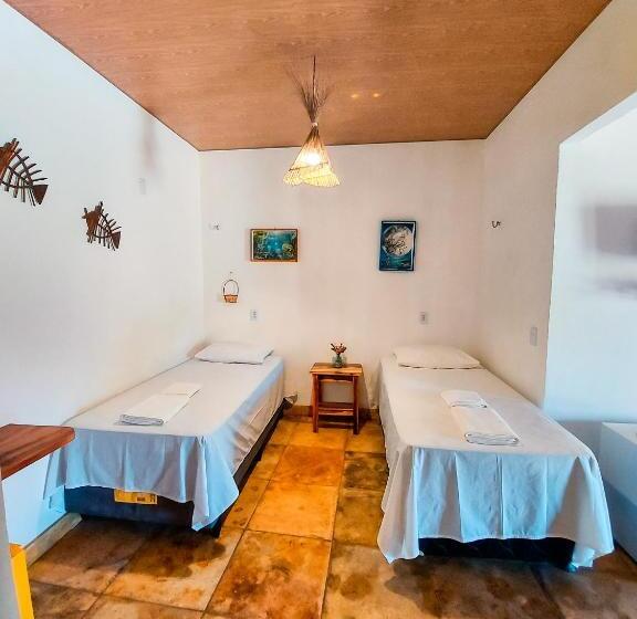 Четырехместный Номер Стандарт с Балконом, Pousada Icaraizinho Praia
