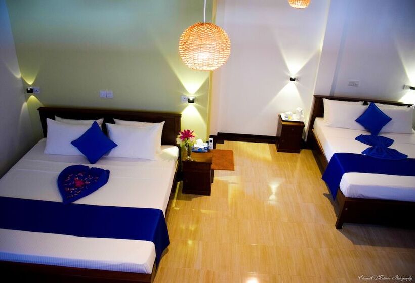 اتاق خانوادگی با چشم‌انداز دریا, Tenasi Beach Resort