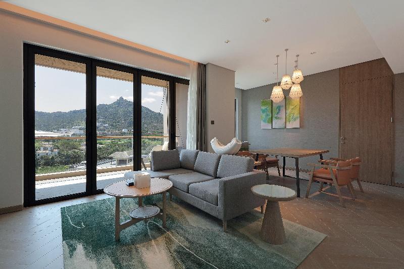 Люкс Кровать Кинг, Holiday Inn Resort Qionghai Guantang, An Ihg