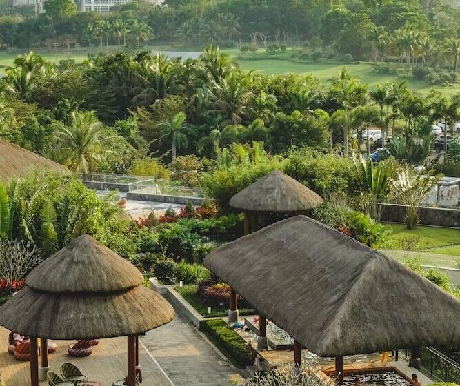 Номер Стандарт с Балконом Вид на Сад, Holiday Inn Resort Qionghai Guantang, An Ihg