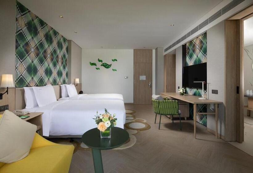 Номер Стандарт с Балконом Вид на Сад, Holiday Inn Resort Qionghai Guantang, An Ihg