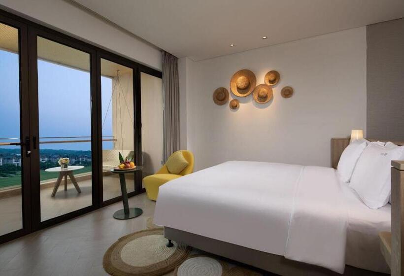 Номер Премиум, Holiday Inn Resort Qionghai Guantang, An Ihg