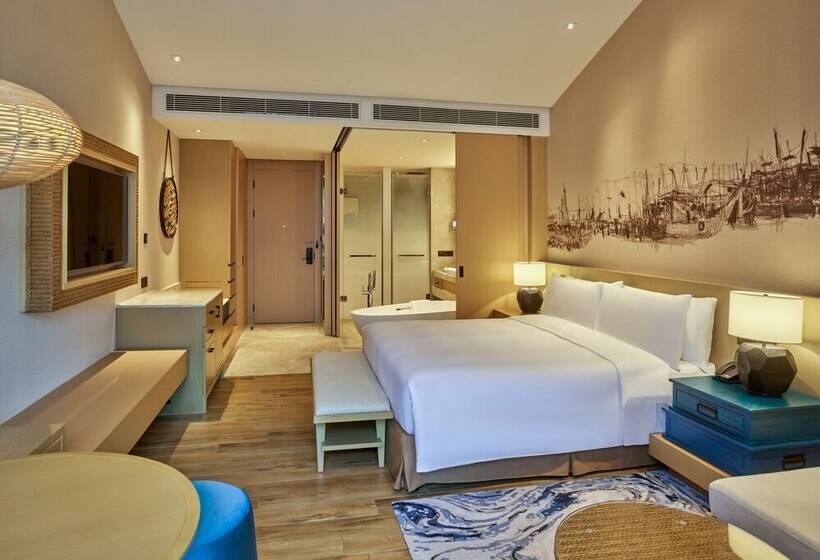 Номер Deluxe, Doubletree By Hilton Shanwei