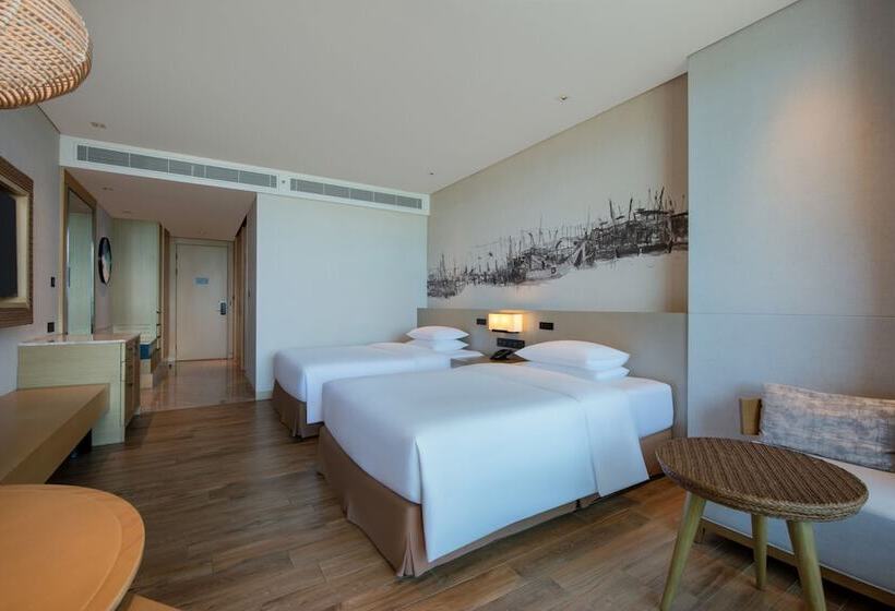 Номер Executive, Doubletree By Hilton Shanwei