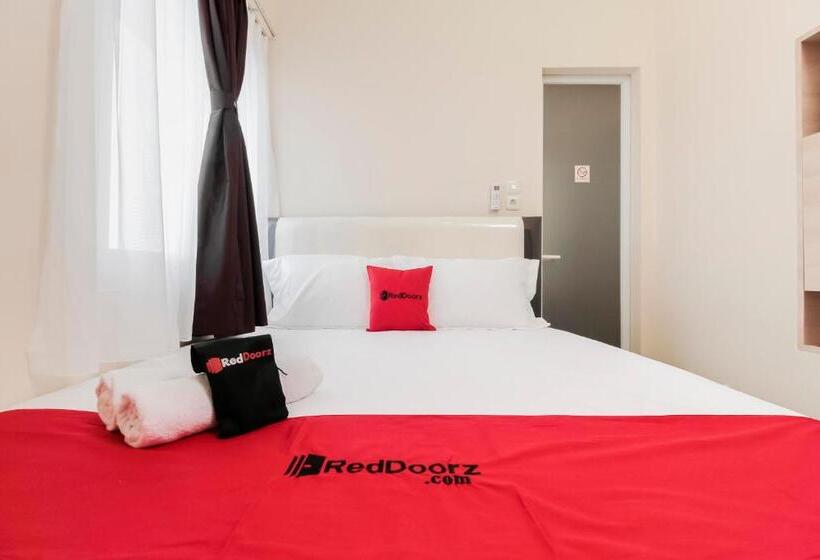 Номер Стандарт, Reddoorz Near Soekarno Hatta Airport