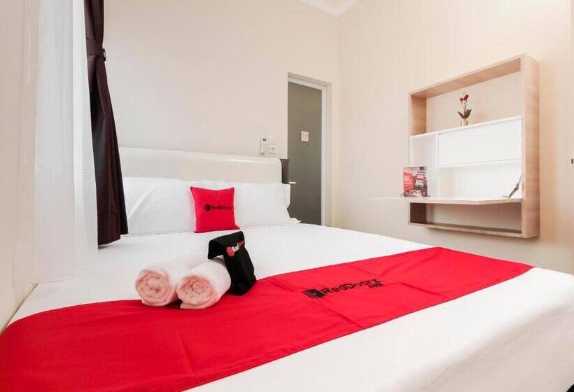 Номер Стандарт, Reddoorz Near Soekarno Hatta Airport
