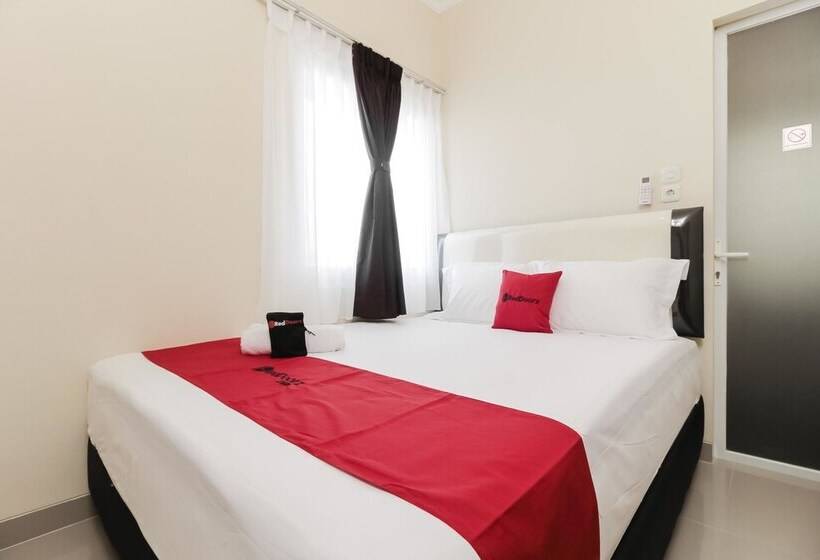 Номер Стандарт, Reddoorz Near Soekarno Hatta Airport