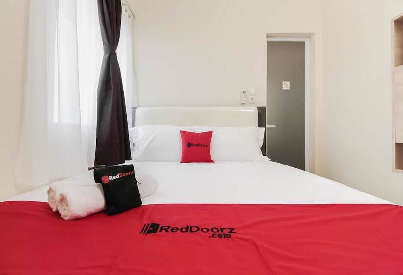 Номер Стандарт, Reddoorz Near Soekarno Hatta Airport