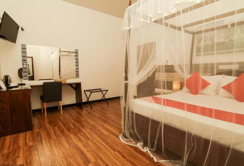 Family Suite, Clove Transit