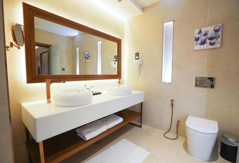 جناح عائلي, V Boutique