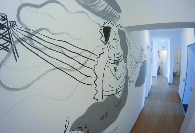 Economy Triple Room, Hostel & Monteurzimmer Bei Hansezimmer