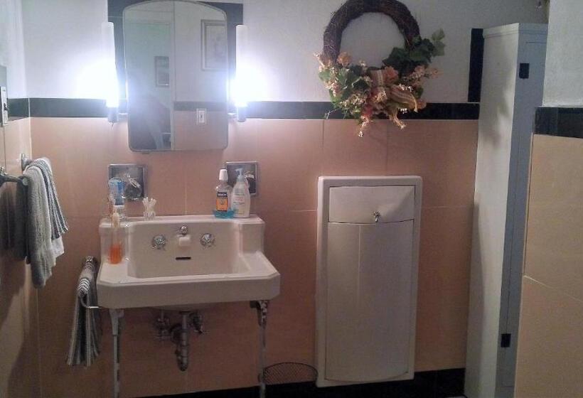 디럭스 룸, Maurrocks   A Pocono Mountains B&b
