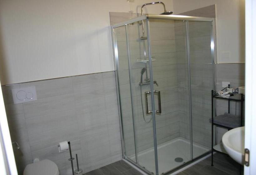 اتاق استاندارد, Via Venezia Accomodating Solutions