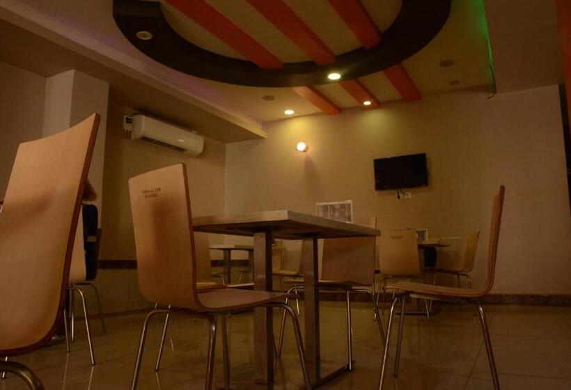 اتاق سوپریور, Kilimanjaro Inn Kampala