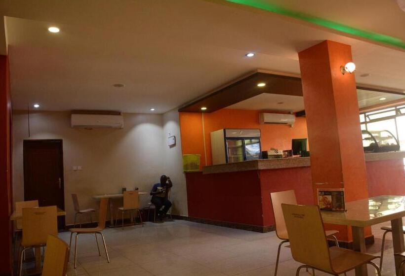 اتاق استاندارد یک نفره, Kilimanjaro Inn Kampala