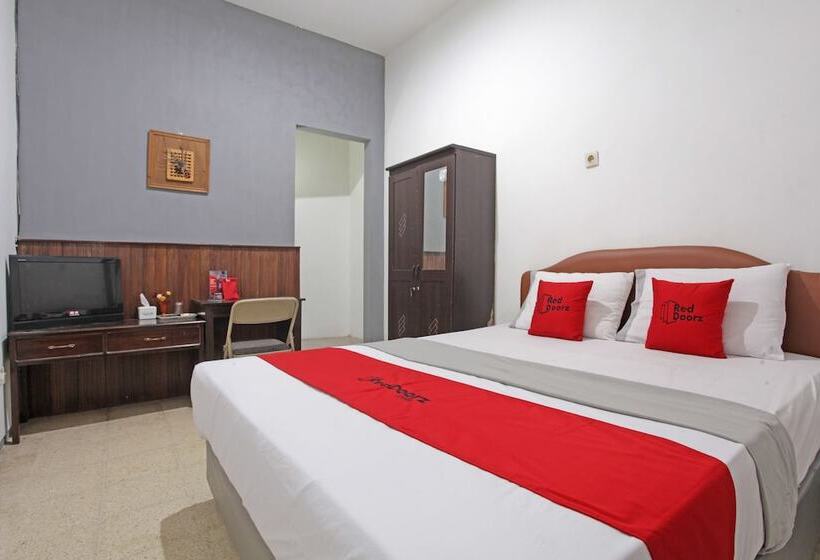 Номер Стандарт, Reddoorz @ Soekarno Hatta 2