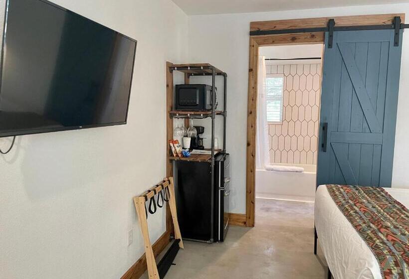 Quarto Deluxe, Blanco County Inn & Guesthouses