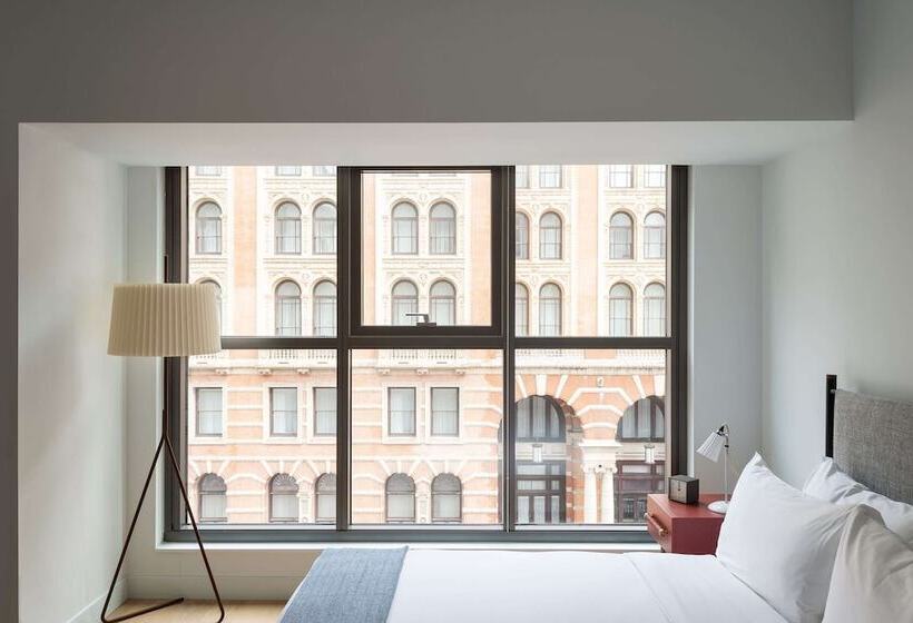 Апартаменты 2 Спальни, Roost East Market