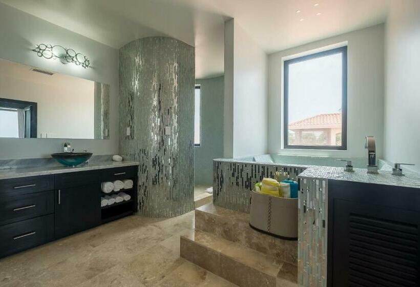 Deluxe Suite Sea View, Diamante Beachfront Suites