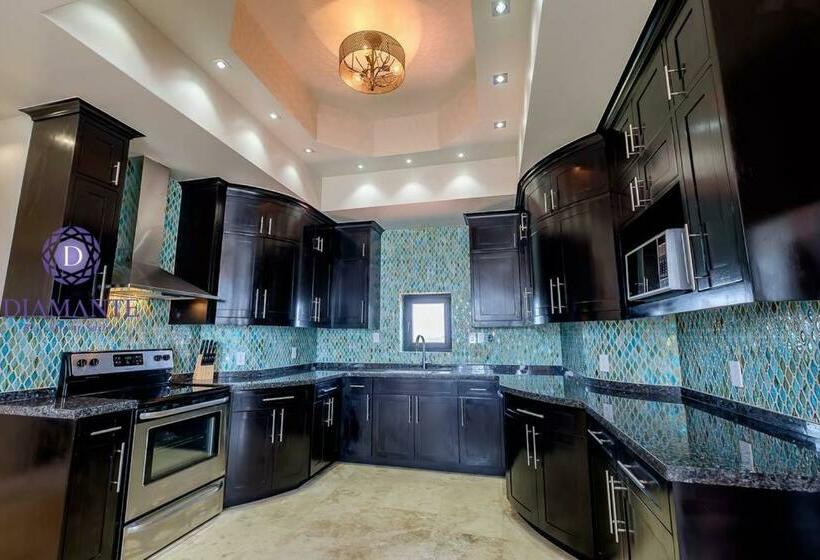 Deluxe Suite Sea View, Diamante Beachfront Suites
