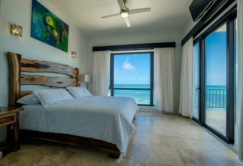 Deluxe Suite Sea View, Diamante Beachfront Suites