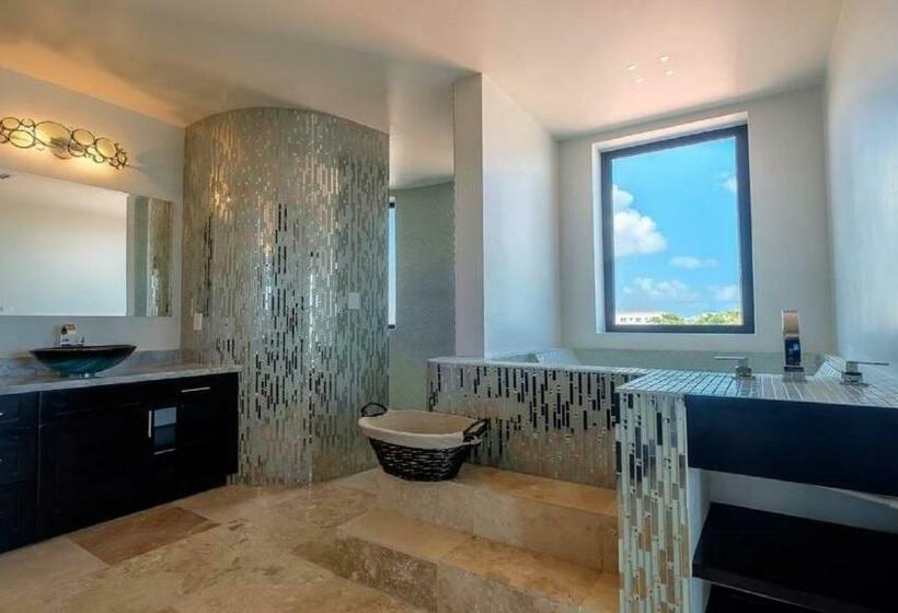 Deluxe Suite Sea View, Diamante Beachfront Suites