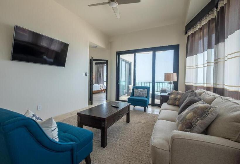 Deluxe Suite Sea View, Diamante Beachfront Suites