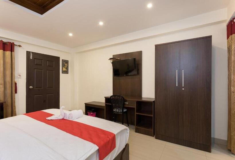 Номер Deluxe, Enroute Thekkady