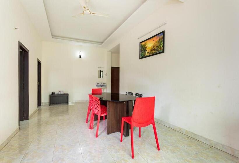 Апартаменты 3 Спальни, Enroute Thekkady
