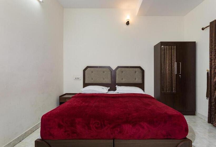 Апартаменты 2 Спальни, Enroute Thekkady