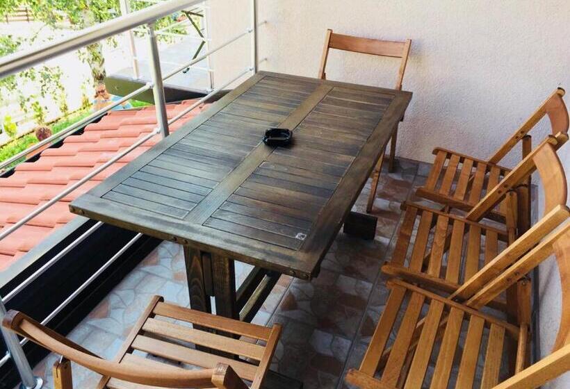 آپارتمان 2 خوابه, Vila Mistik