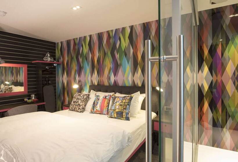 Quarto Estandar, Village Hotel Bristol Filton