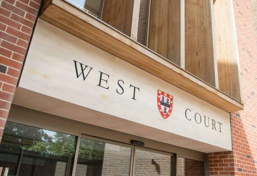 آپارتمان 1 خوابه با بالکن, West Court  Jesus College