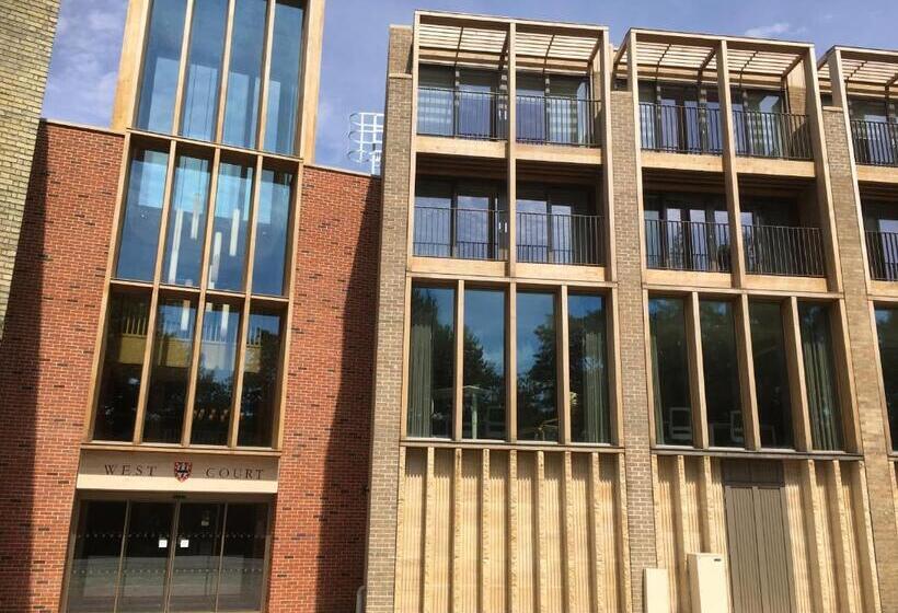 اتاق استاندارد یک تخته با سرویس بهداشتی مشترک, West Court  Jesus College